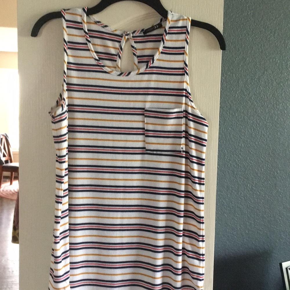 Sleeveless striped tee!